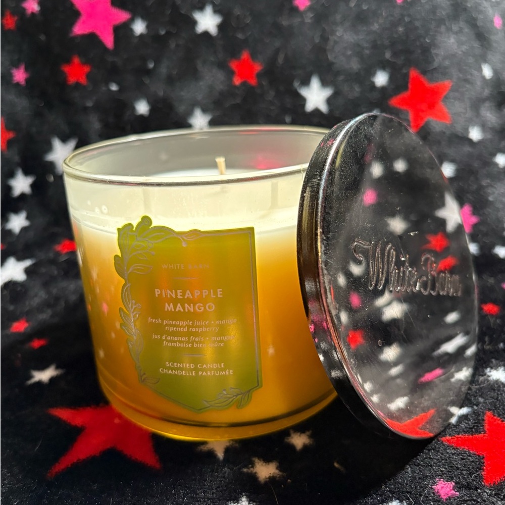 White Barn Pineapple Mango Candle - Cream